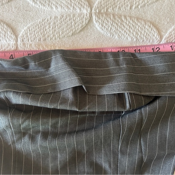Princess Polly Charcoal pinstripe strapless crop top size 2. Like new - Picture 9 of 16